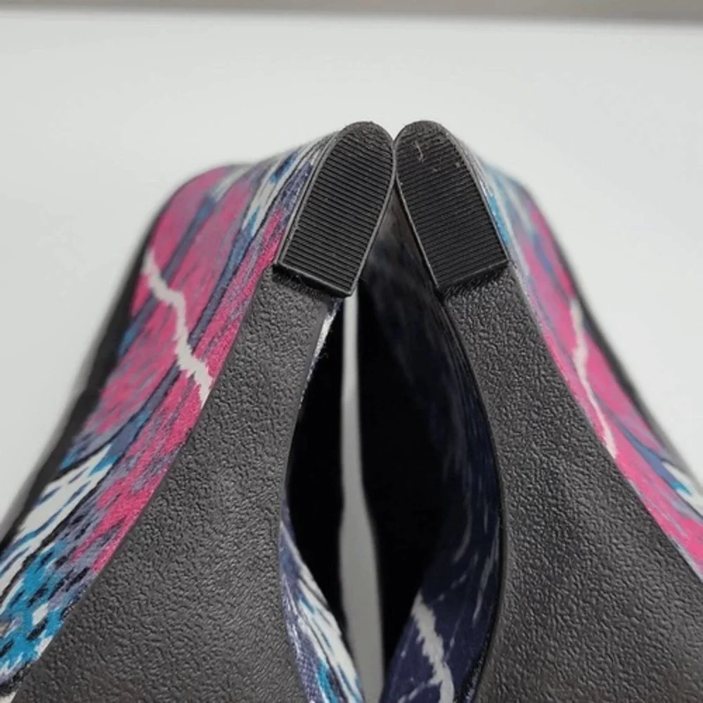 Steve Madden Unique Platform Chunky Heels 6.5 Wedge‎ Black Patent Leather Ikat